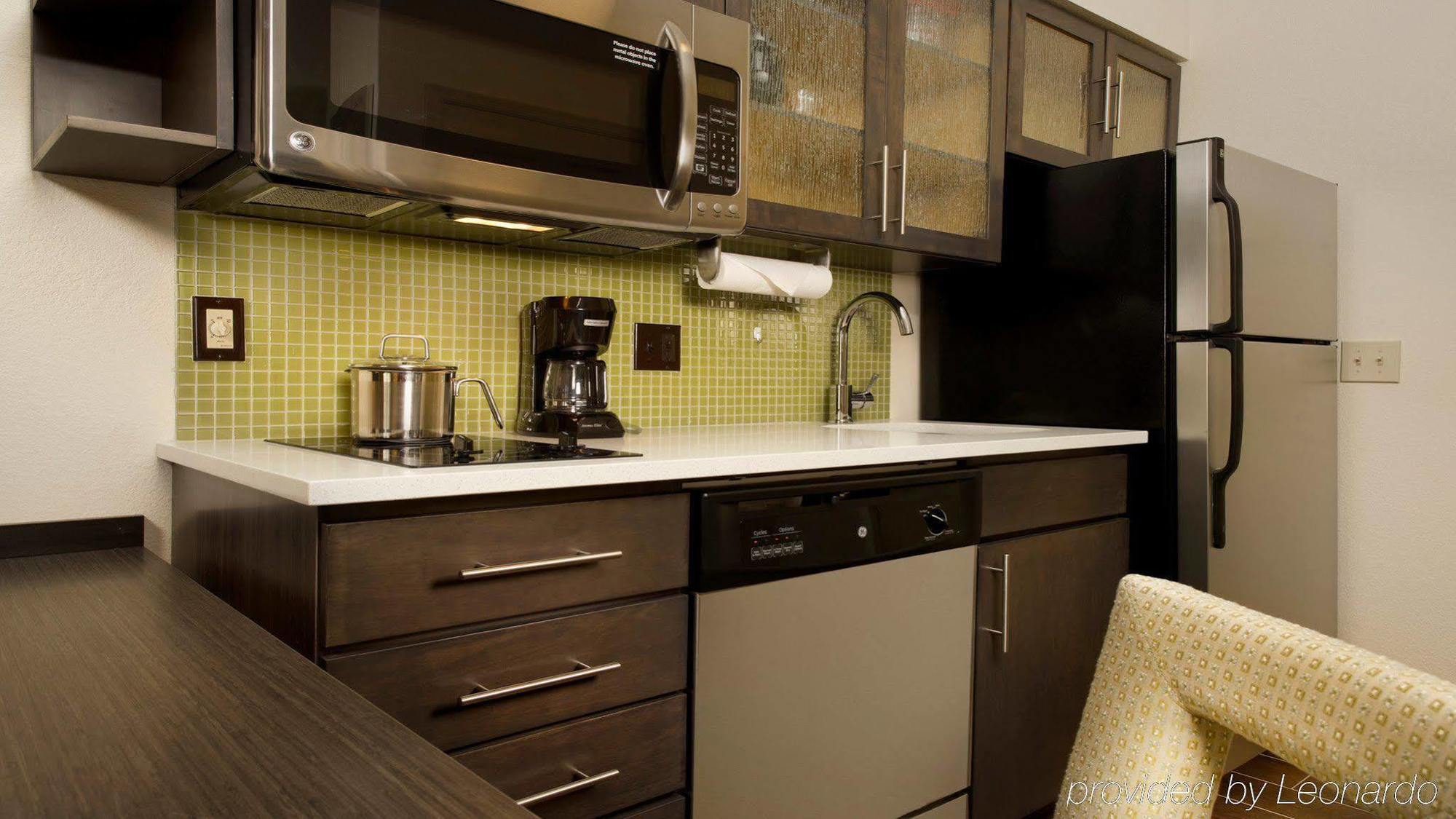 Stayapt Suites Alexandria-Fort Belvoir Экстерьер фото