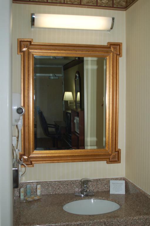 Stayapt Suites Alexandria-Fort Belvoir Экстерьер фото