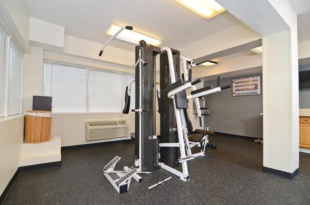 Stayapt Suites Alexandria-Fort Belvoir Экстерьер фото