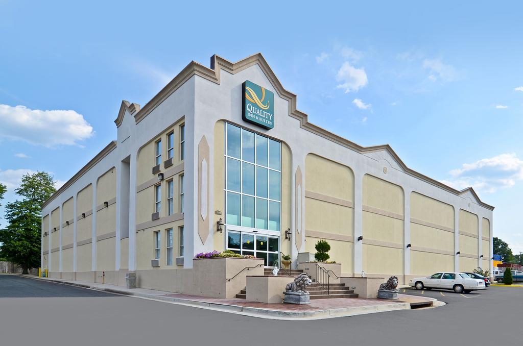 Stayapt Suites Alexandria-Fort Belvoir Экстерьер фото